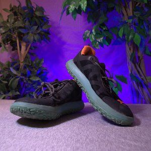 Men's "Under Armour" Running Shoes. Size: 10. Style: Michelin/Storm1/ Charged